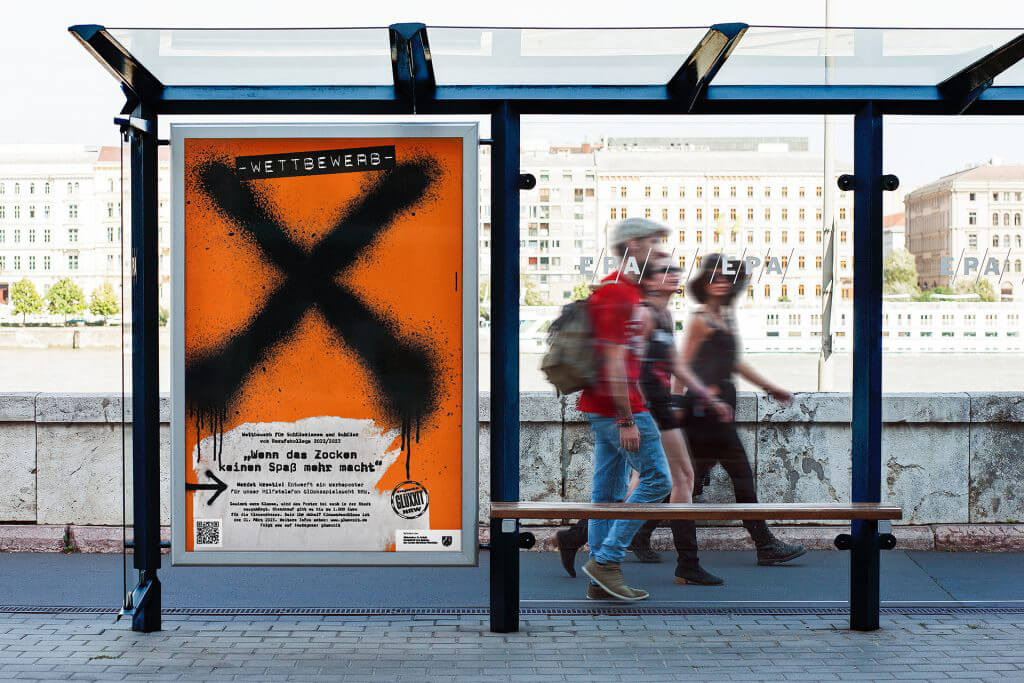 Glüxxit Wettbewerb Werbung an einer Bushaltestelle